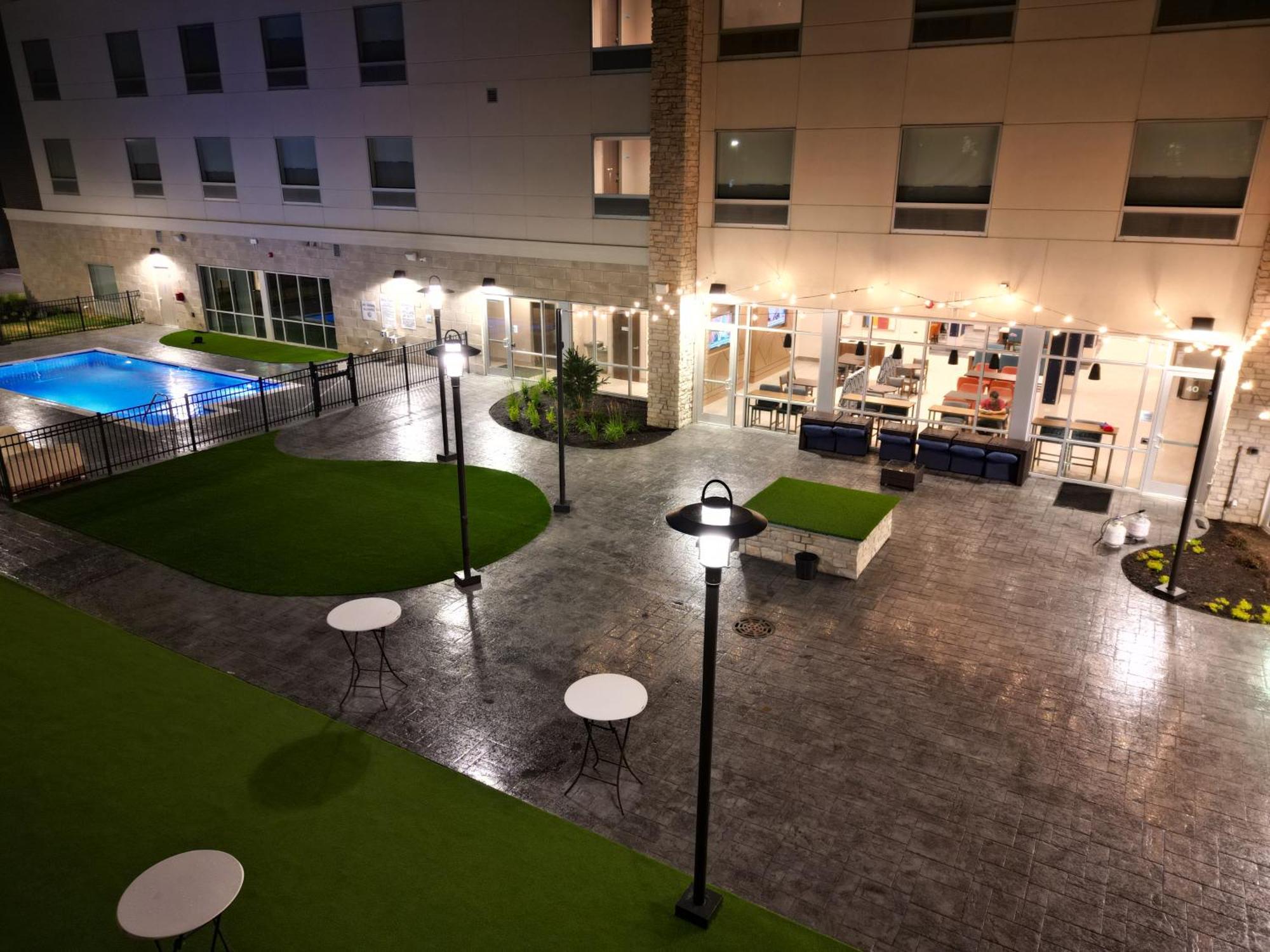 Holiday Inn Express & Suites Chicago Schaumburg By Ihg Exterior foto